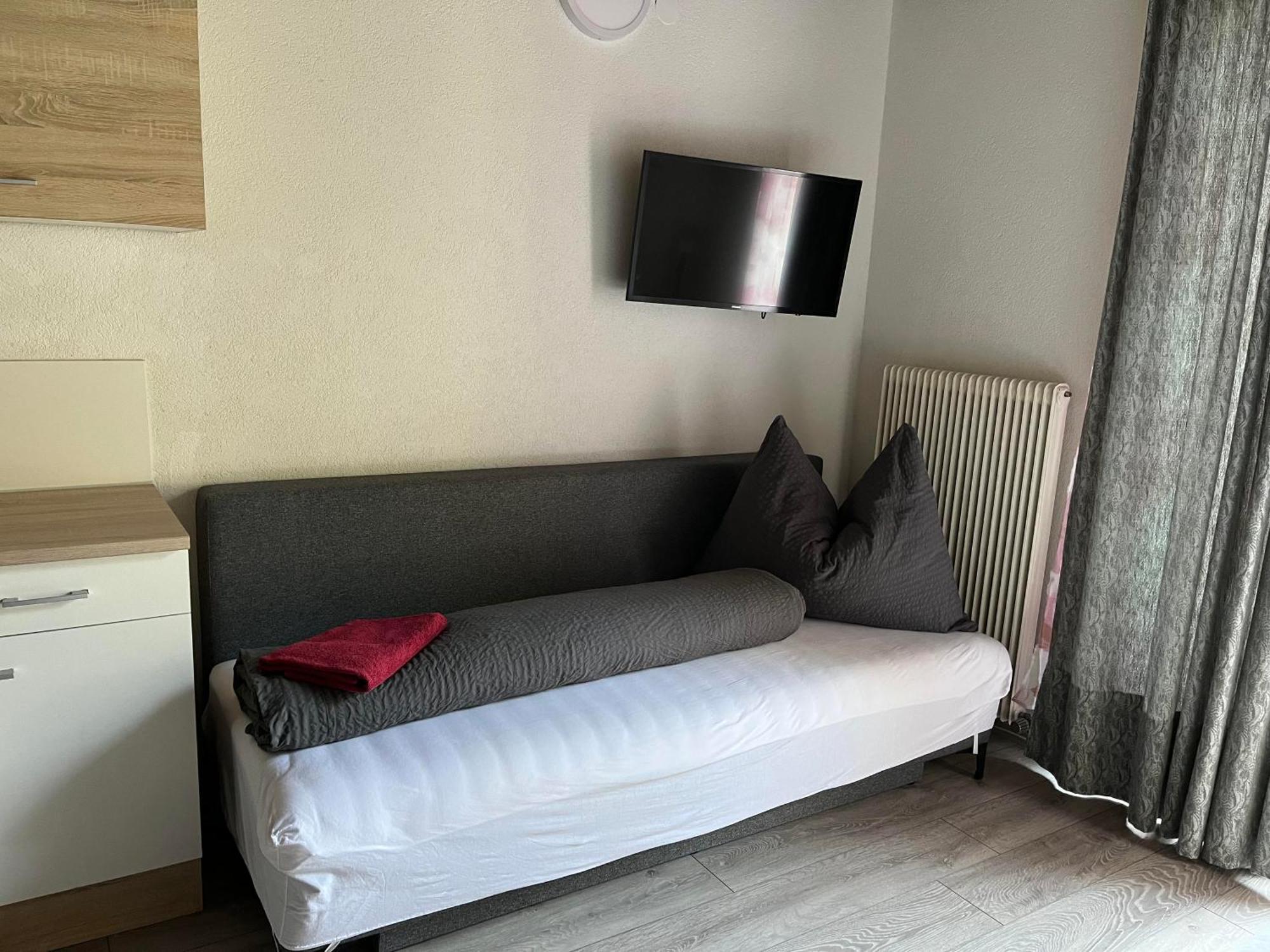 Pension Steiner, 6143 Matrei Am Brenner!!Check-In Between 15 - 21 O'Clock!! No Breakfast Muhlbachl Exterior foto