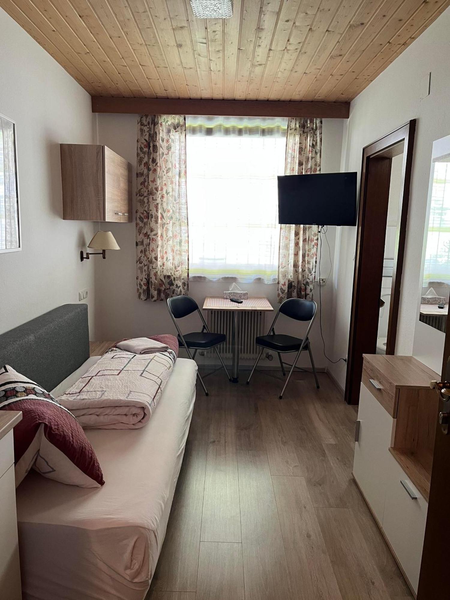 Pension Steiner, 6143 Matrei Am Brenner!!Check-In Between 15 - 21 O'Clock!! No Breakfast Muhlbachl Exterior foto