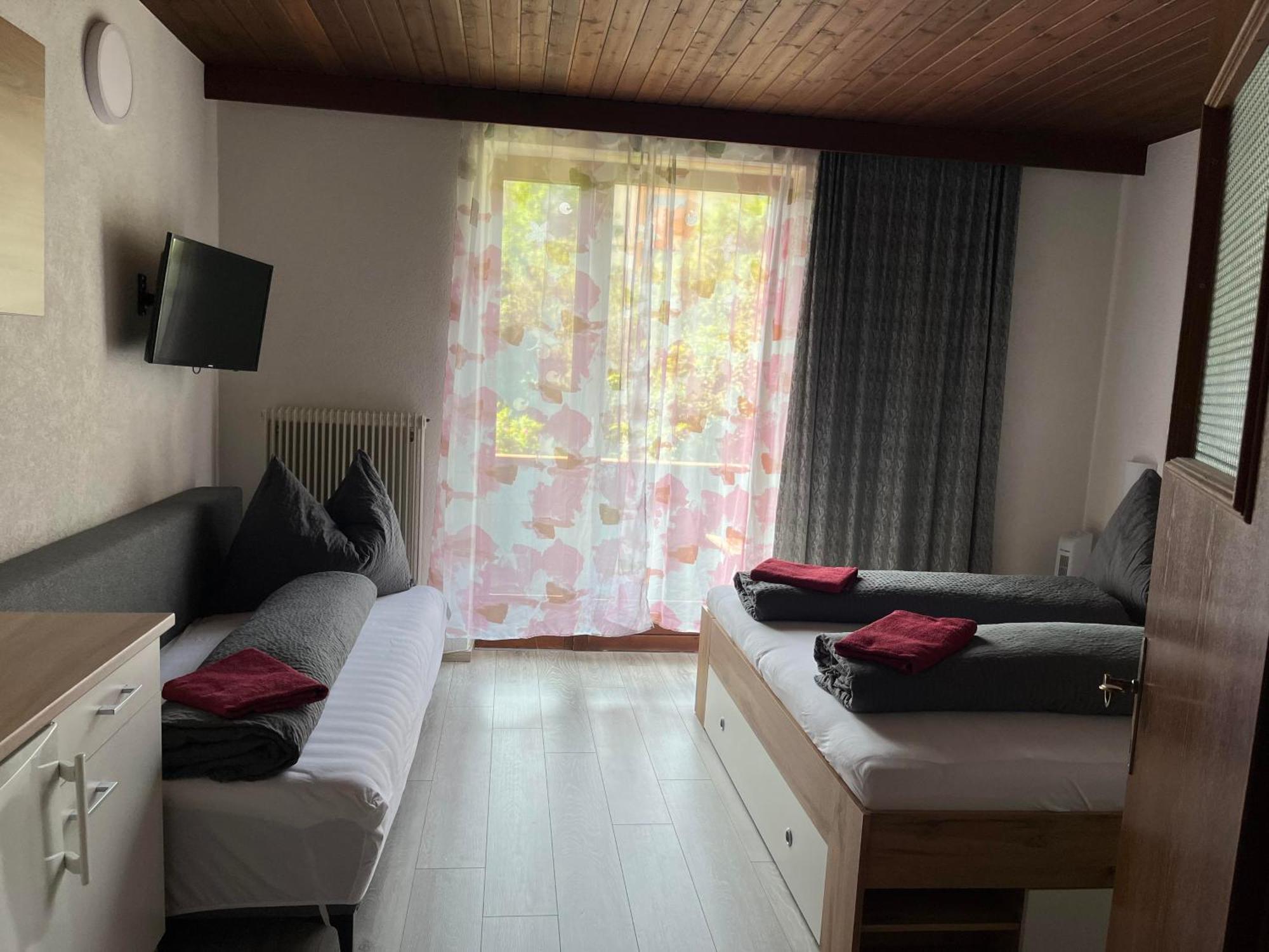 Pension Steiner, 6143 Matrei Am Brenner!!Check-In Between 15 - 21 O'Clock!! No Breakfast Muhlbachl Exterior foto